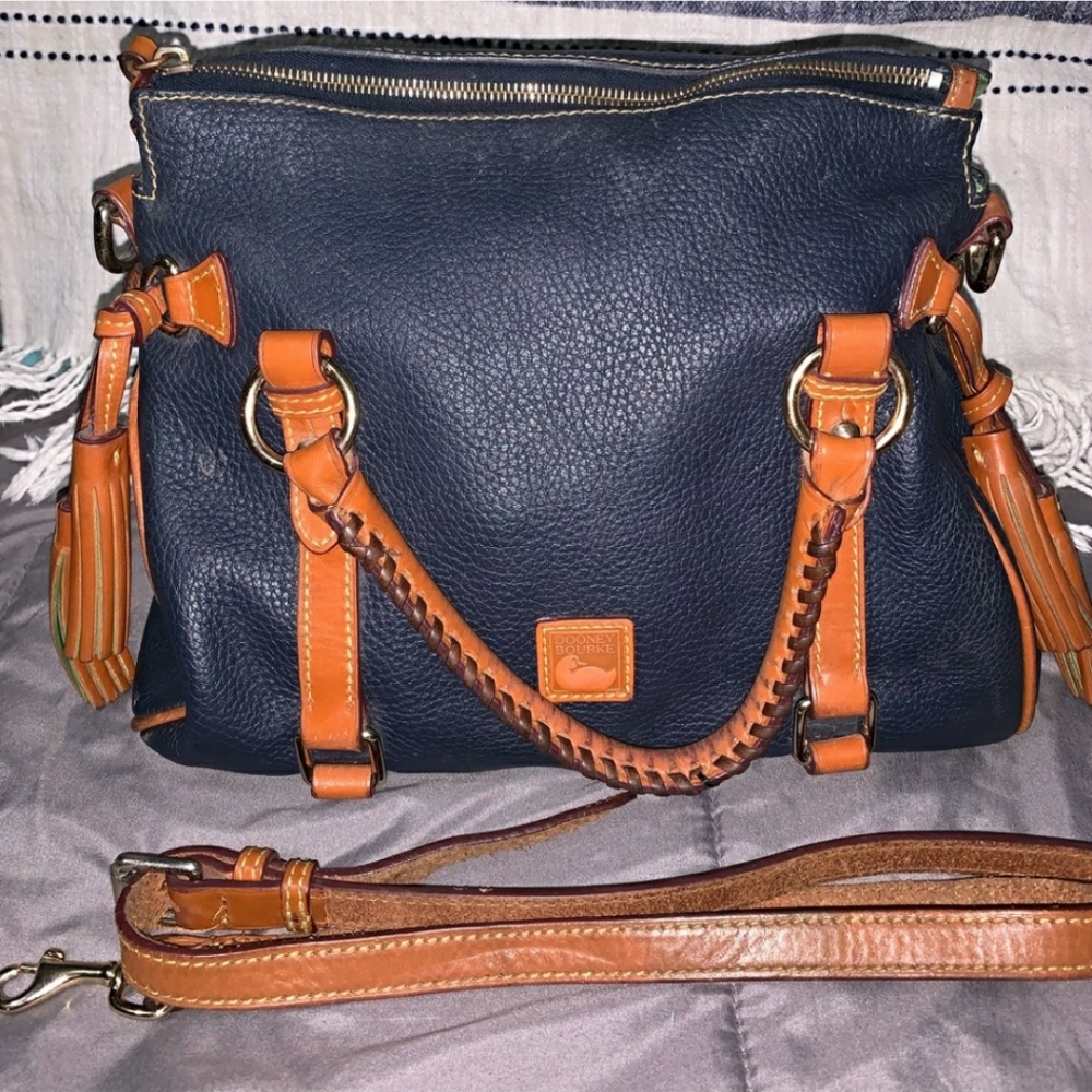 Dooney & Bourke Florentine Stachel
